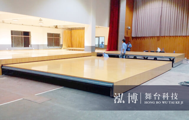 伸縮舞臺(tái)